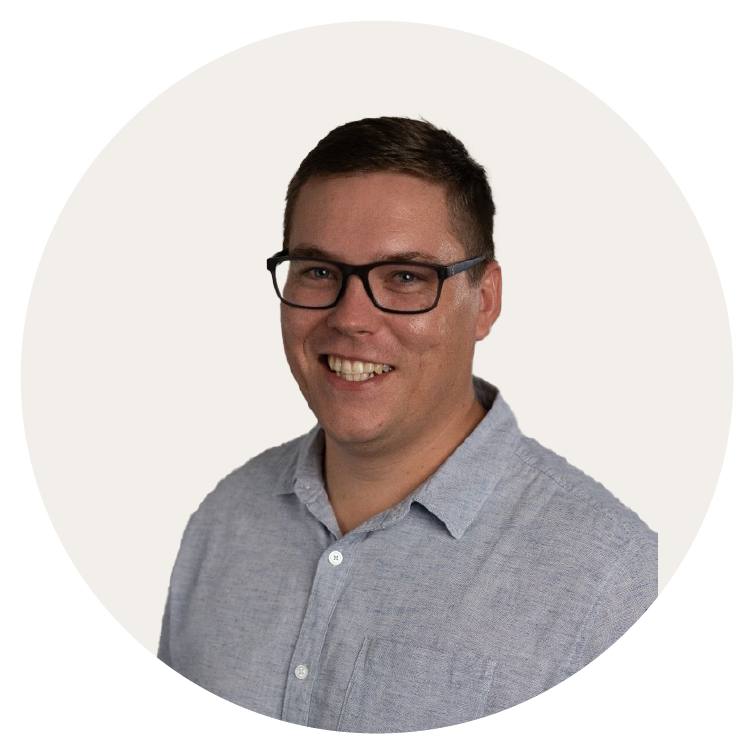 DEAN JACK_profile image BACKGROUND COLOUR Warm Grey_ROUND_180 px x 180 px__RGB-01