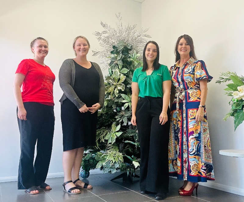 Gladstone_Office_Christmas_Decorations-1