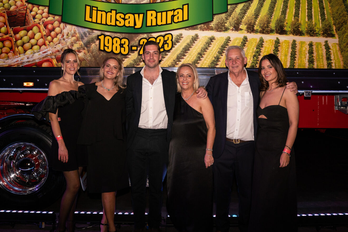 Kim_Di_Lindsay_Family_70_Anniversary2