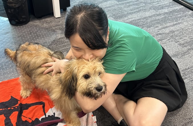 Minna_with_Gus_the_dog 